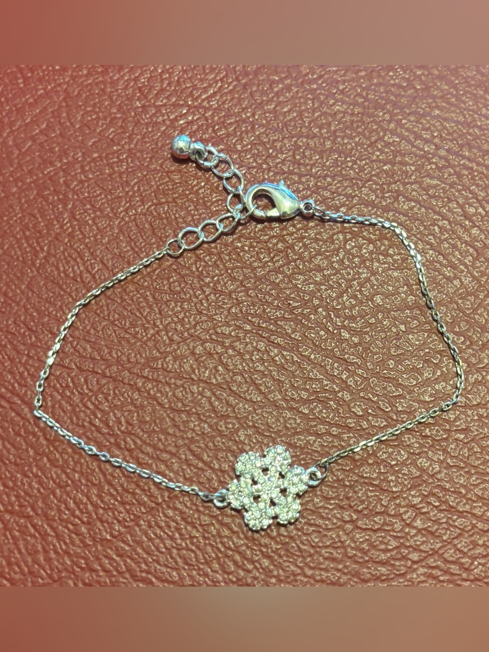 โจDelicate Silver Snowflake Chain Bracelet